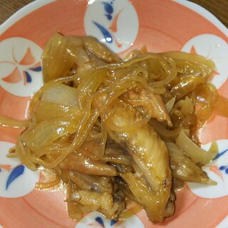 鶏ガラと糸こんにゃくと玉ねぎの煮物